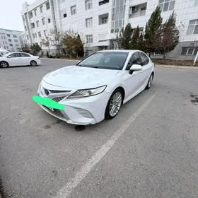 Toyota Camry 2018