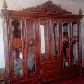 Срочно продам стенку сервант