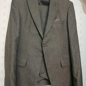 Kastyum Balak Troyka Galstuk