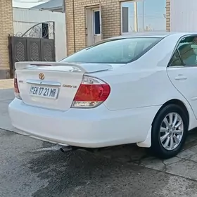 Toyota Camry 2004