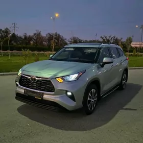 Toyota Highlander 2022