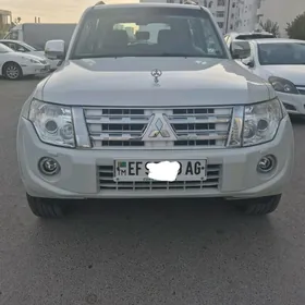 Mitsubishi Pajero 2014