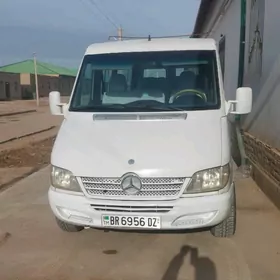 Mercedes-Benz Sprinter 2500 2004