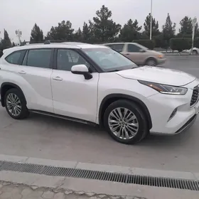 Toyota Highlander 2022