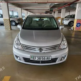 Nissan Tiida 2010