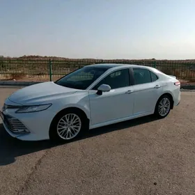 Toyota Camry 2019