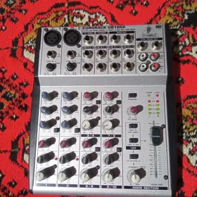 Pult mixser UB 1002