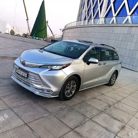 Toyota Sienna 2022