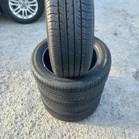 215 55 17lik YOKOHAMA