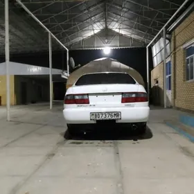 Toyota Corona 1993