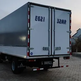 Mitsubishi Canter 2025