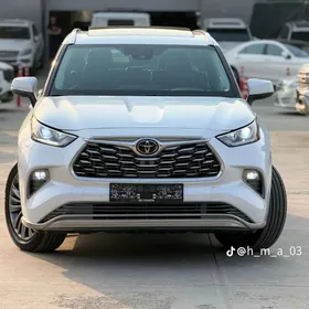 Toyota Highlander 2021