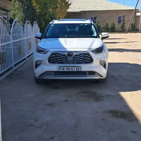 Toyota Highlander 2020