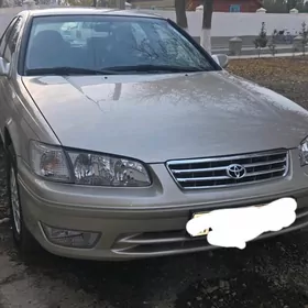 Toyota Camry 2001