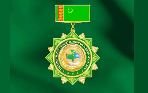 Türkmenistanyň Prezidenti ýurdumyzyň raýatlarynyň ýene bir toparyny Bitaraplygyň ýubileý medallary bilen sylaglady