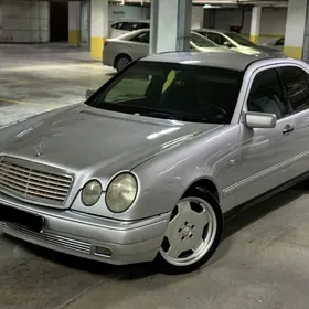 Mercedes-Benz E320 1997