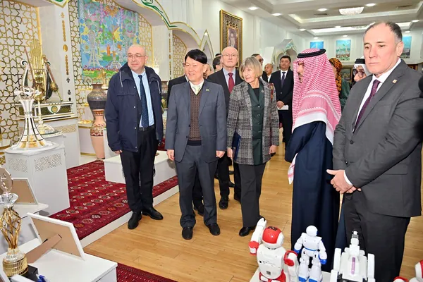 “Mekan” köşgünde Türkmenistanyň 2025-nji ýylda gazanan üstünliklerine bagyşlanan dabara geçirildi