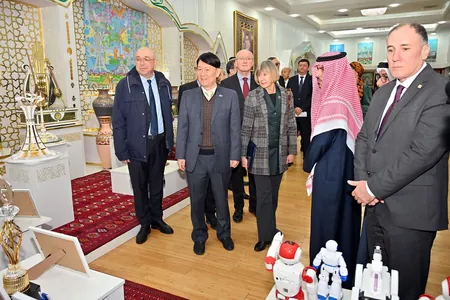 “Mekan” köşgünde Türkmenistanyň 2025-nji ýylda gazanan üstünliklerine bagyşlanan dabara geçirildi