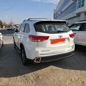 Toyota Highlander 2019