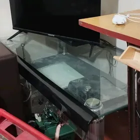 pastawka telewizor galyň aýna