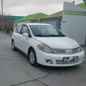 Nissan Versa 2011