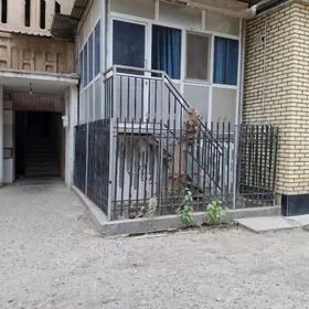 satlyk jaý eýesinden