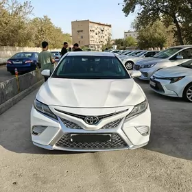 Toyota Camry 2020