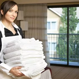 Öyimize Ayal Gyz kömekçi gerek