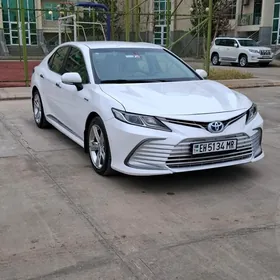 Toyota Camry 2021
