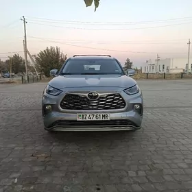 Toyota Highlander 2021