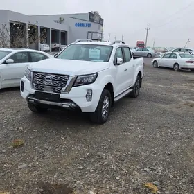 Nissan Navara 2025
