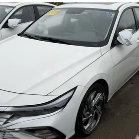 Hyundai Elantra 2025