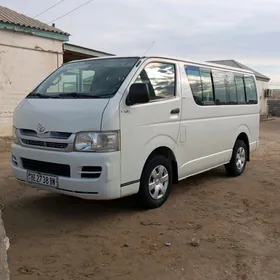 Toyota Hiace 2009