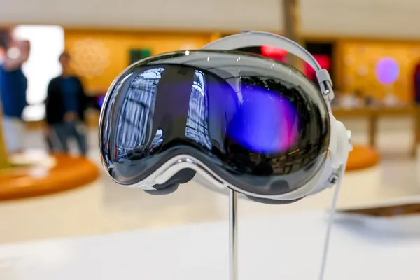 Apple-iň akylly äýnekleri 2026-njy ýylda çykarylar we AR funksiýasyny goldamaz