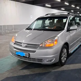 Toyota Sienna 2004