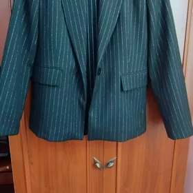 kastyum bryuk jenski