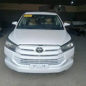 Toyota Innova 2020