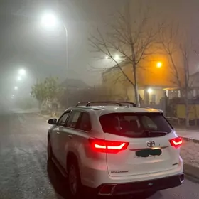 Toyota Highlander 2018