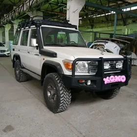 Toyota Land Cruiser 2011