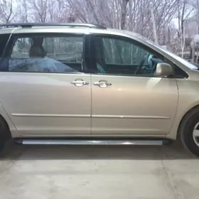 Toyota Sienna 2005