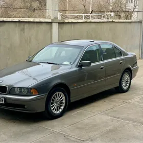 BMW E39 2003