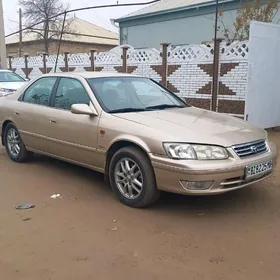 Toyota Camry 1999