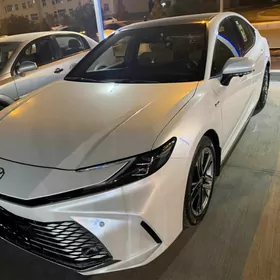 Toyota Camry 2025