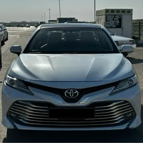 Toyota Camry 2019
