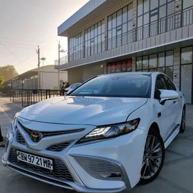 Toyota Camry 2021