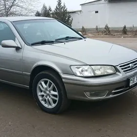 Toyota Camry 2001
