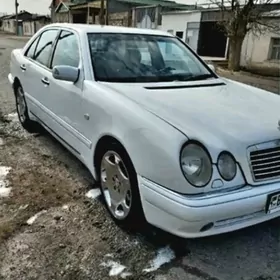 Mercedes-Benz E320 1999
