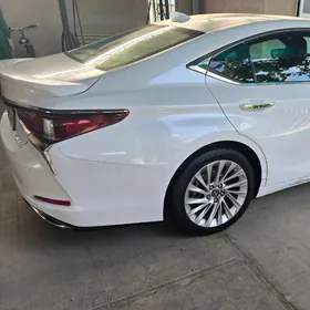 Lexus ES 350 2021
