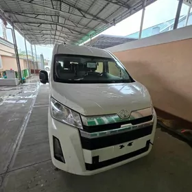 Toyota Hiace 2025