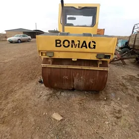 Bomag BW DH-4 2000